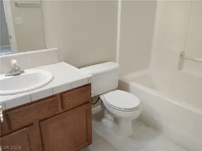 1080 South Quartzite Avenue A Primary Bathroom