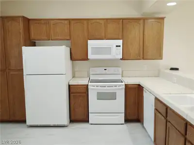 1080 South Quartzite Avenue A Kitchen