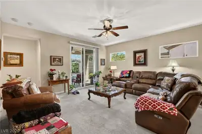 2480 Sturrock Drive Living Room