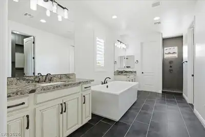 497 Paso De Montana Street, Las Vegas, NV 89138 Primary Bathroom
