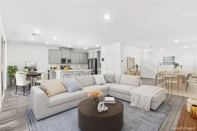 186 Viento Ridge Street Living Room