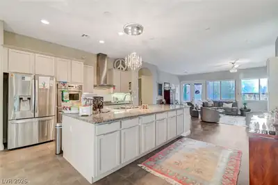 253 Goldstar Street Kitchen