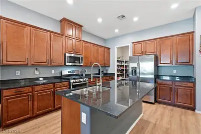 722 Orange Plume Walk Kitchen