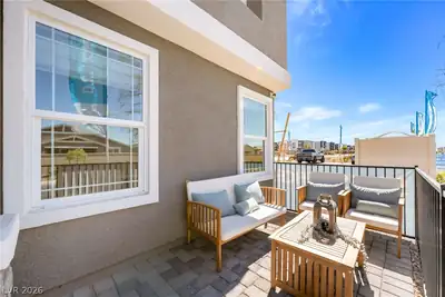 915 Pink Sugarbird Street Patio