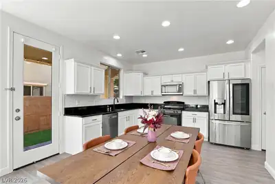 11235 Almador Vista Court Kitchen