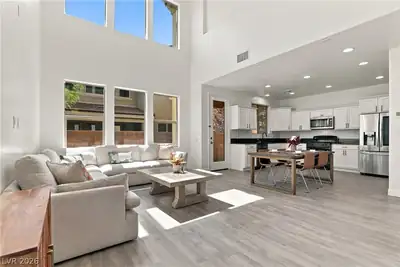 11235 Almador Vista Court, Las Vegas
