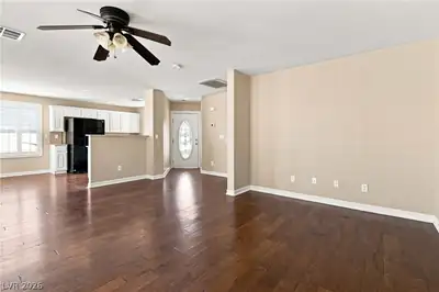 2664 Iris Point Way Living Room