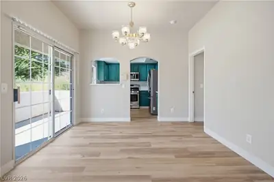 315 Seine Way 315 Dining Area