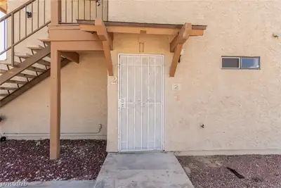 3701 Snorkel Circle 2A, Las Vegas, NV 89108 Entry