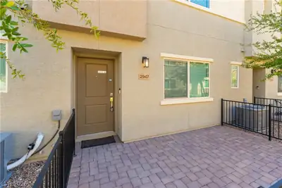 2947 Fire Cracker Red Street, Las Vegas, NV 89122 Entry