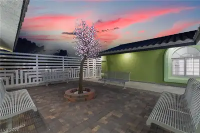 3160 East Viking Road Patio