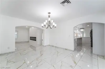 3160 East Viking Road Dining Area