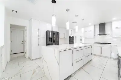 3160 East Viking Road Kitchen