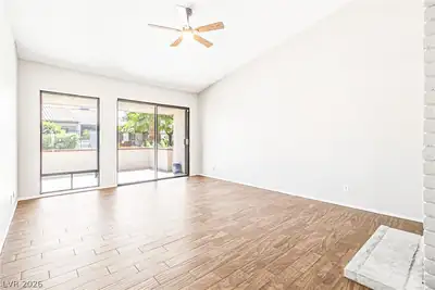 3143 Sonata Drive, Las Vegas, NV 89121 Living Room
