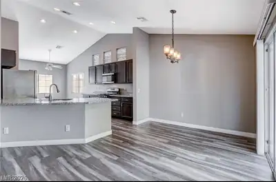 2514 Inlet Spring Avenue Dining Area