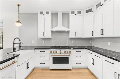 1920 Summer Palm Place 103 Kitchen