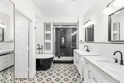 1920 Summer Palm Place 103 Primary Bathroom