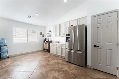 3729 Shimmering Creek Avenue Kitchen