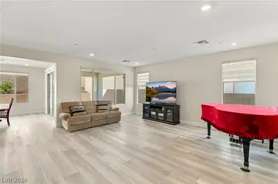 10984 Harlowe Grove Court Living Room
