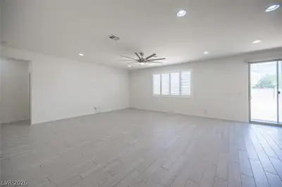 6431 Sundance Living Room