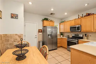 2428 Gamma Ray Place, Henderson, NV 89044 Kitchen