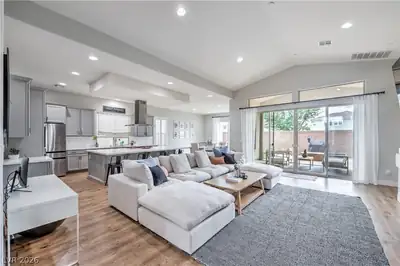 2981 Barrett Springs Avenue Living Room