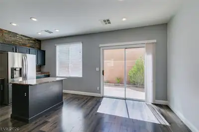 8365 Rygate Avenue Dining Area