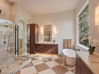 3 Isleworth Drive 