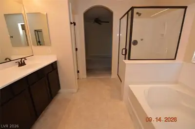 340 Hillhead Court Primary Bathroom