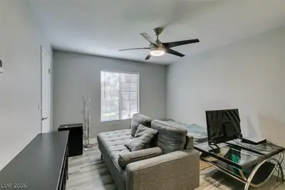 2200 South Fort Apache Road 2132 Bedroom