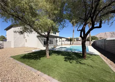 5629 Caladonia Avenue Yard