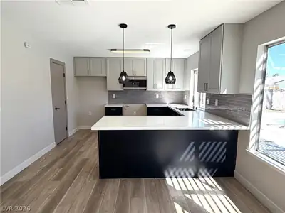 5629 Caladonia Avenue Kitchen