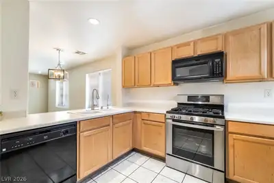 9176 Badby Avenue Kitchen