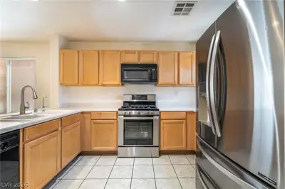 9176 Badby Avenue Kitchen