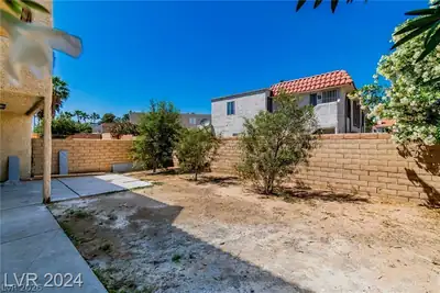 1730 Jupiter Court C, Las Vegas, NV 89119 Yard