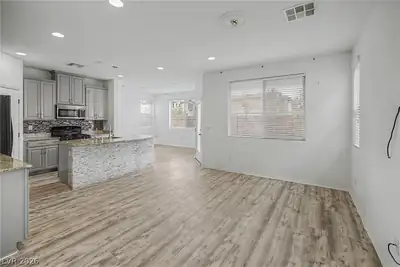10715 Yarmouth Bay Court Living Room