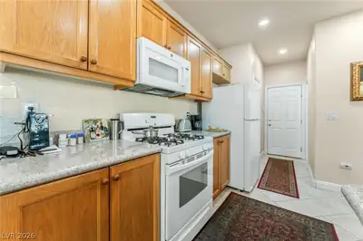 8155 Retriever Avenue Kitchen
