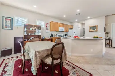 8155 Retriever Avenue Dining Area
