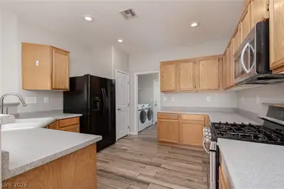 6255 West Arby Avenue 152, Las Vegas, NV 89118 Kitchen