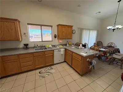 850 West Calvada Boulevard Kitchen