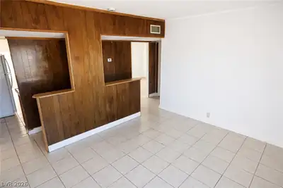 123 West Victory Road Living Room