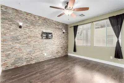 10622 Blue Larkspur Court Living Room
