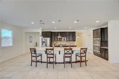 1098 North Water Street Kitchen