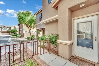 9895 Hearthfire Street, Las Vegas, NV 89178 Entry