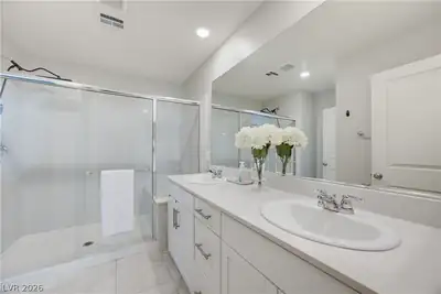 1639 Deep Valley Avenue Primary Bathroom