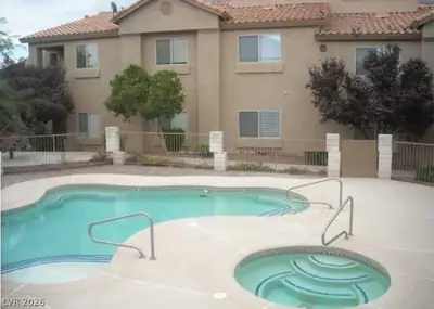 2110 Los Feliz Street 1080 Pool