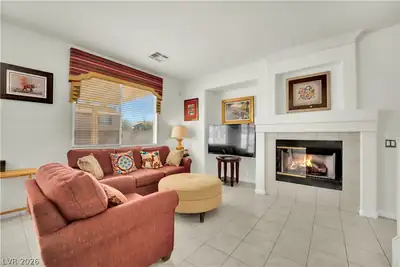 2676 Pine Run Road Living Room