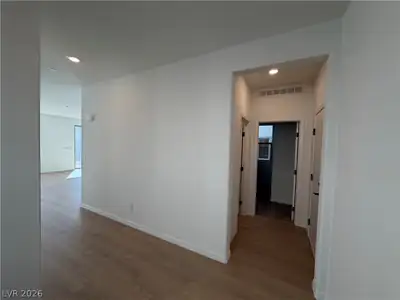 10290 Dallington Street Hallway