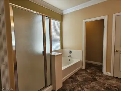 5604 Pacesetter Street Primary Bathroom