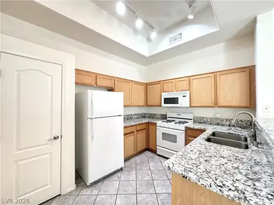 2305 West Horizon Ridge Parkway 1924 Kitchen